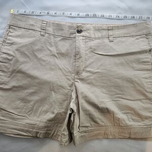 Old Navy Women's Khaki Bermuda Shorts
